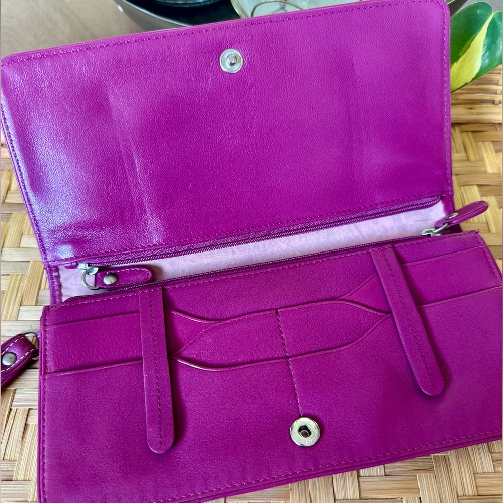 Cole Haan magenta leather clutch wallet. - Picture 4 of 6